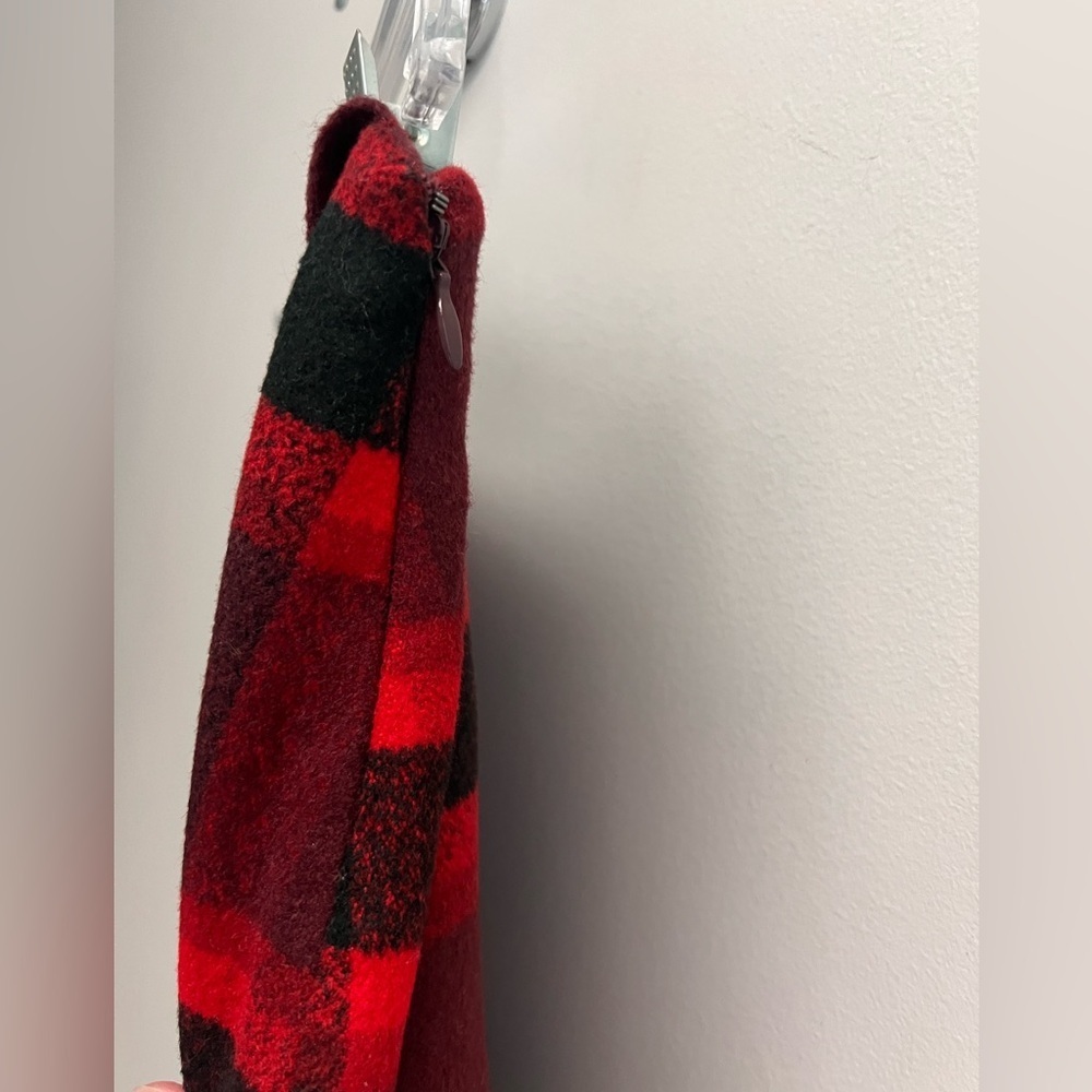 ABERCROMBIE & FITCH Women’s Red and Black Plaid Wool Mini Skirt - Size 0 - Picture 9 of 12